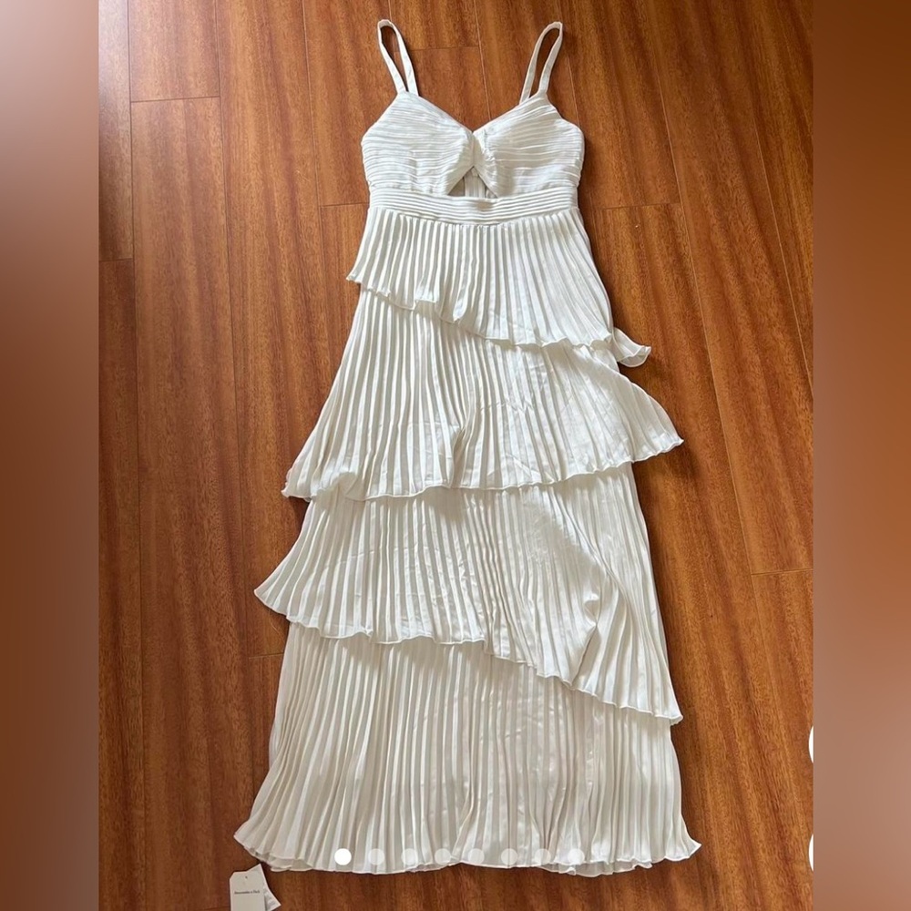Women's The A&F Giselle Pleated Tiered Maxi Dress | XXSP | S - Picture 4 of 7